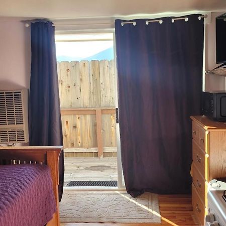 Angel Cottage With A Sauna Or The Cozy With A Jacuzzi Tub, Both Are Studios With A View Of Mount Shasta Exterior foto